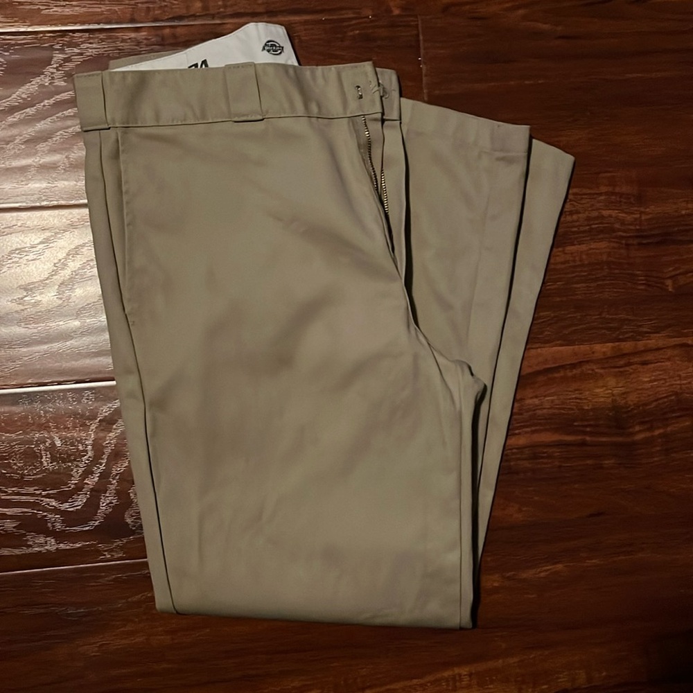 Lightly used men dickies pants